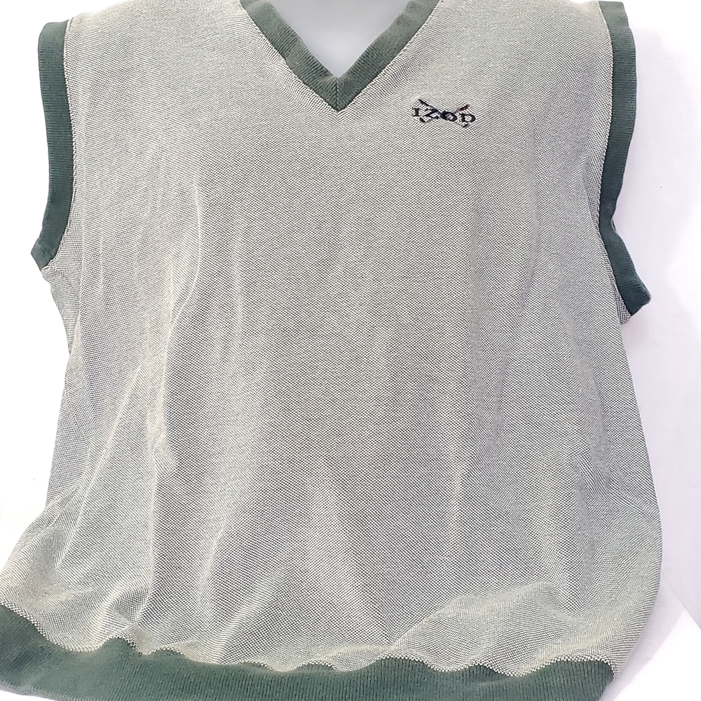 Izod V-Neck Sweater Vest in Pistachio Green